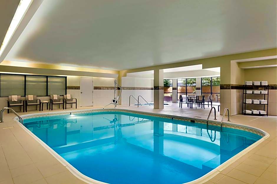 Courtyard by Marriott Bloomington Normal