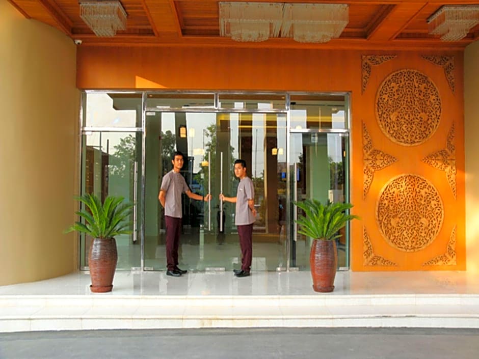 Eastern Palace Hotel