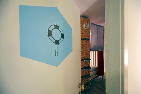 Bed in 4-Bed Mixed Dormitory Room