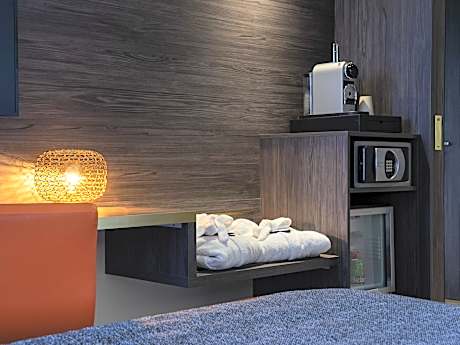 Executive Room with 1 double bed and 1 single sofa bed