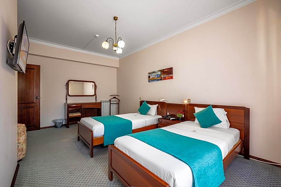Hotel Colmeia