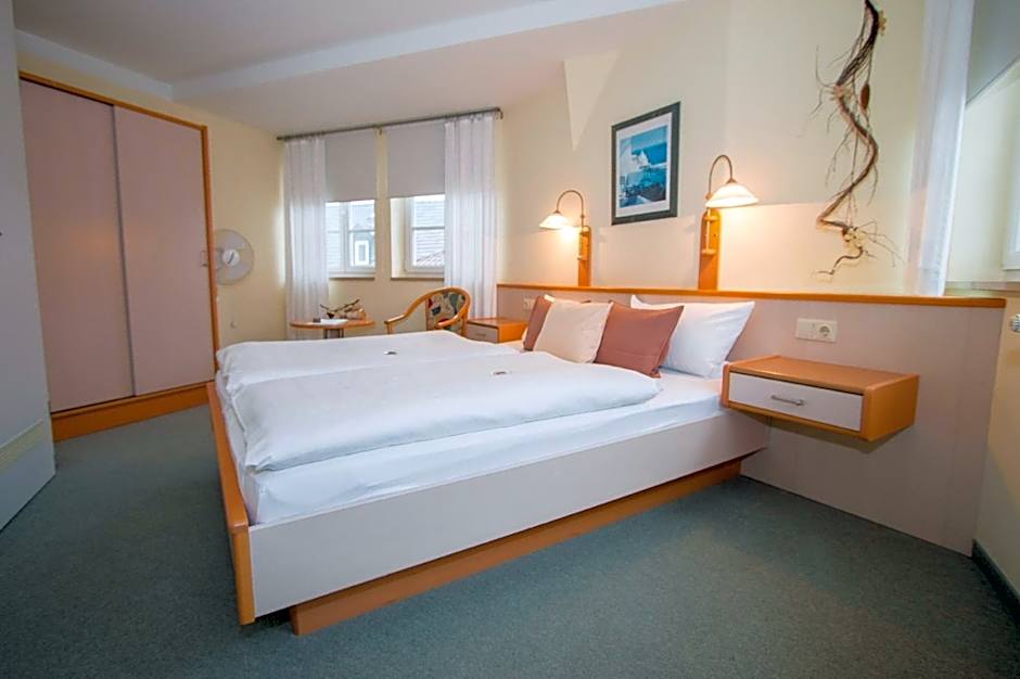 Hotel Garni am Markt - Businesshotel - Frühstücksbuffet - Fahrradabstellplatz - Hunde willkommen