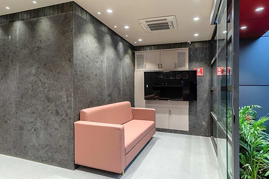 Hotel Red Vibe Unit Of RVS