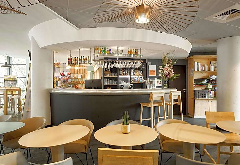 B&B HOTEL Rueil-Malmaison Gare