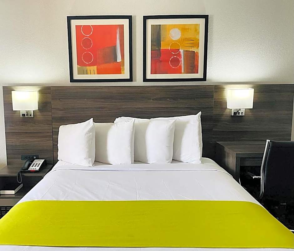 Days Inn by Wyndham Irving Grapevine DFW Airport North