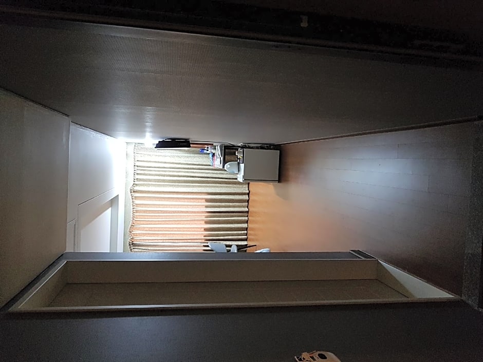 Seongsanpo Sky Hotel