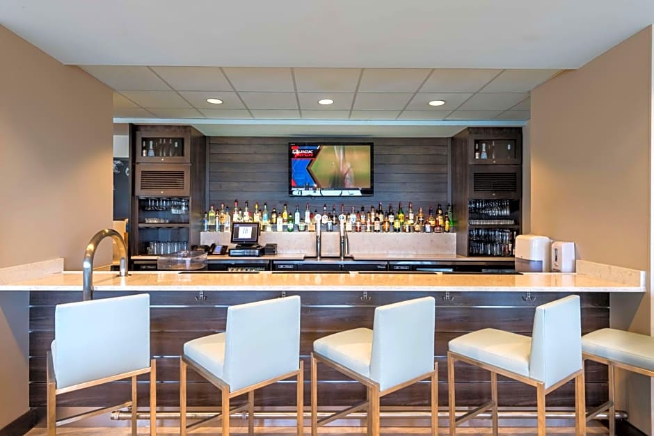 The Island House Hotel a DoubleTree by Hilton