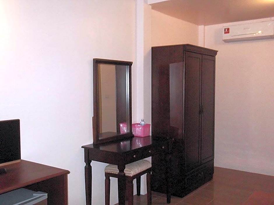 Lanta Bee Garden Bungalows