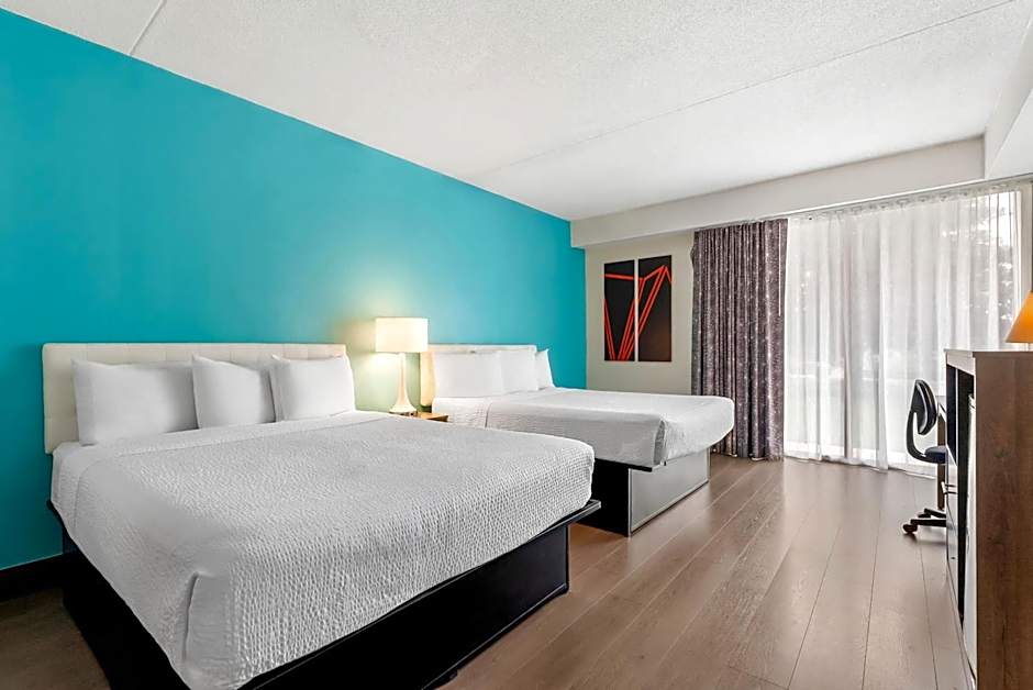 Howard Johnson Hotel by Wyndham Toms River