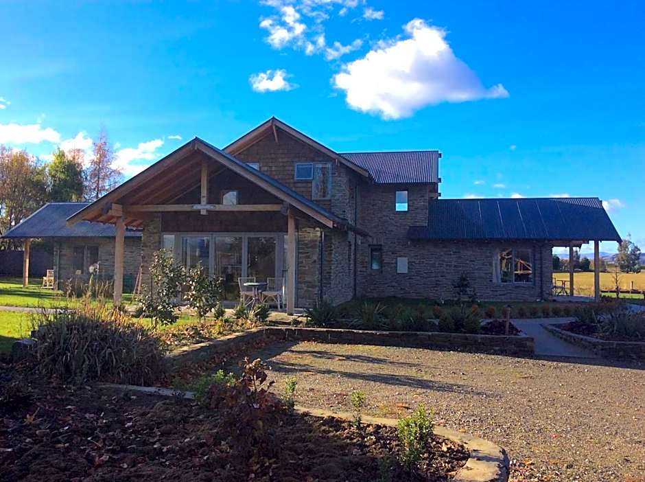 Golfcourse Road Chalets and Lodge