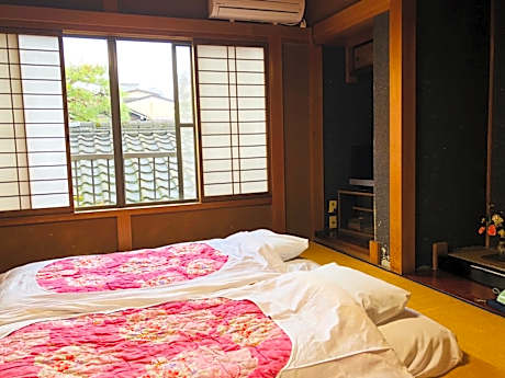 Japanese-Style Twin Room with Private Bathroom