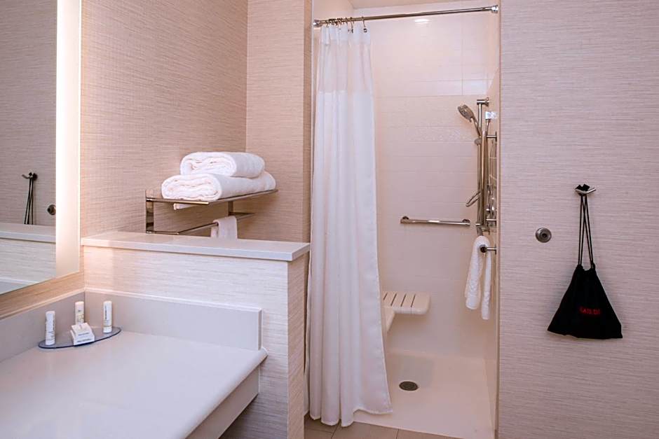 Fairfield Inn & Suites by Marriott Akron Stow