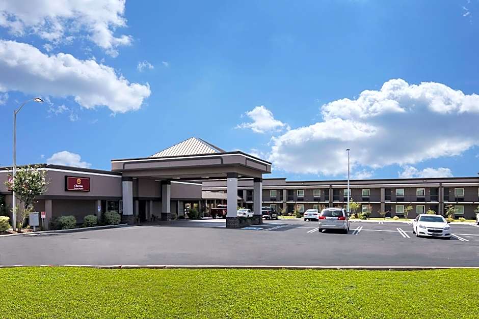 Clarion Inn & Suites Russellville I-40