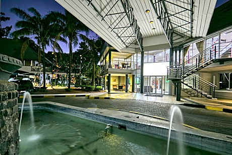 Cresta Thapama Hotel