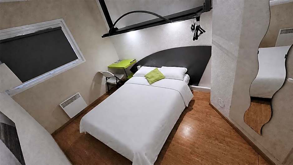 Good Night Hotel