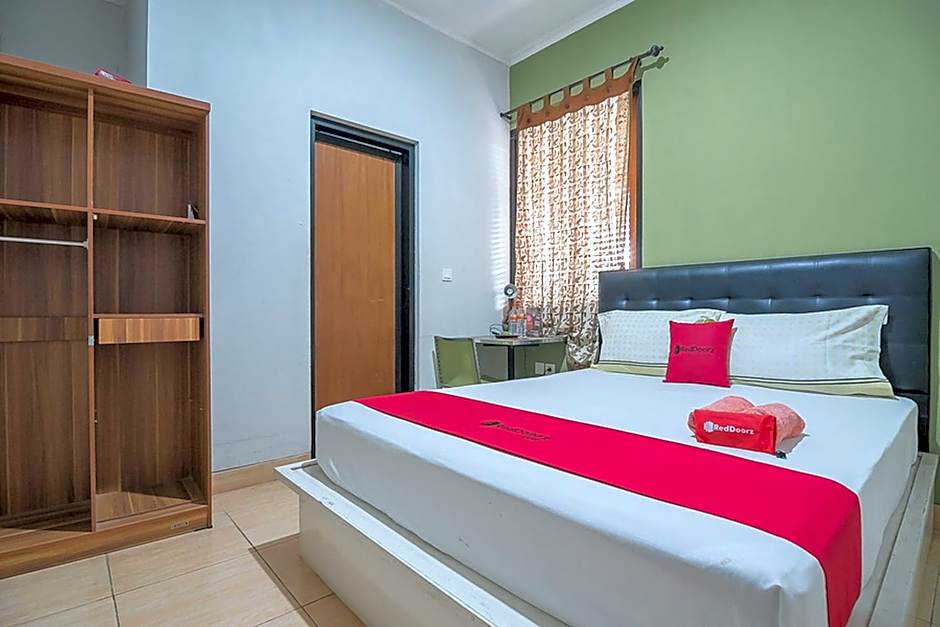 RedDoorz Syariah near Krida Nusantara