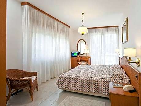 Standard Double or Twin Room with Garden View