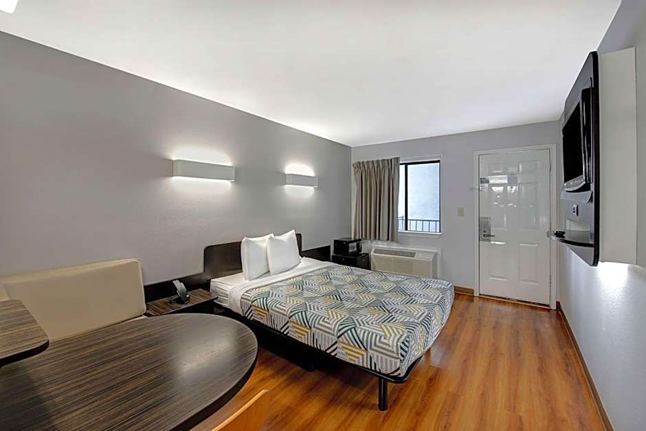 Motel 6-Sulphur Springs, TX