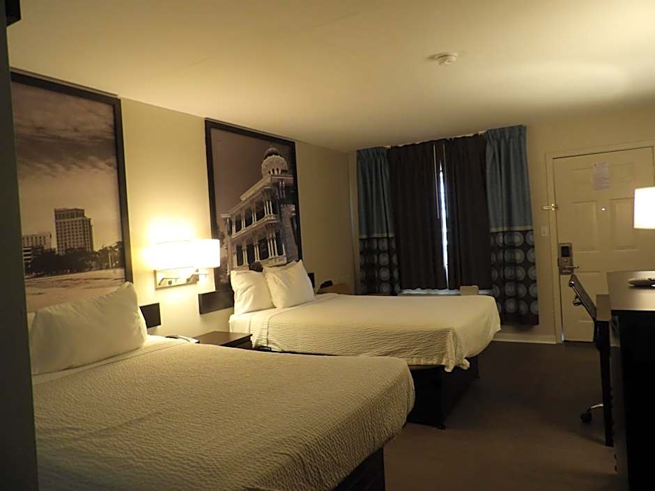 Super 8 by Wyndham Ocean Springs Biloxi