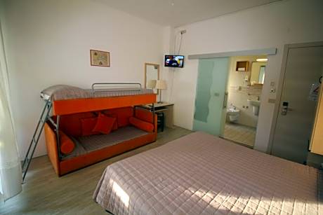 Classic Quadruple Room