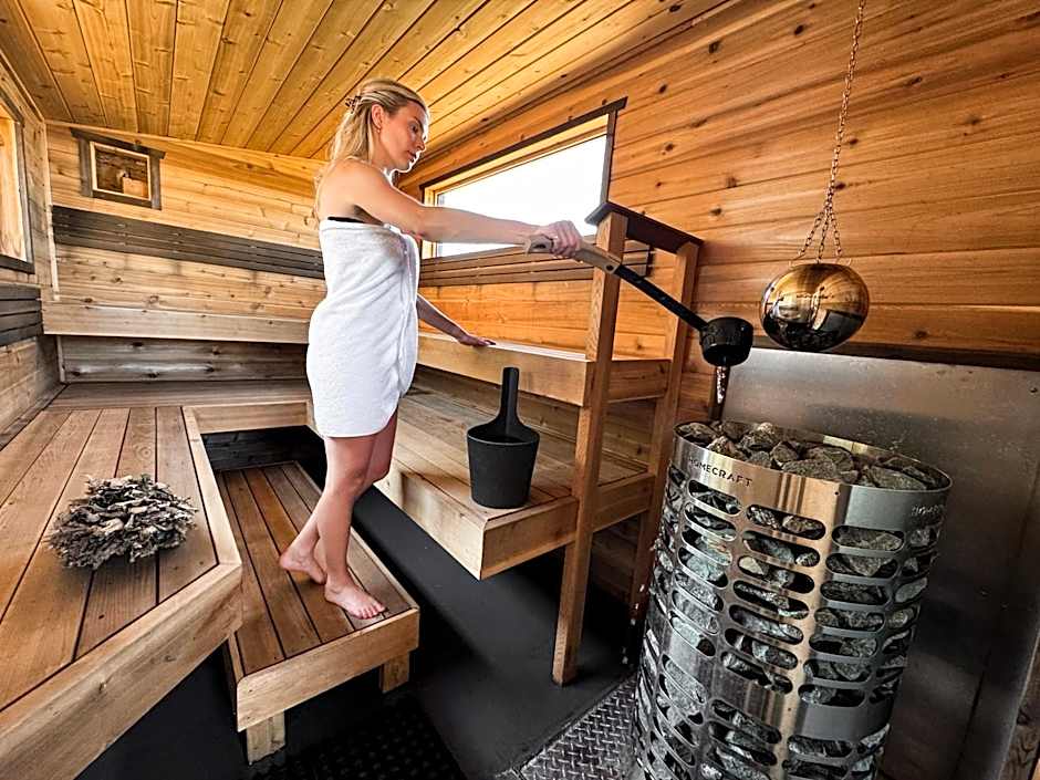 Sea Edge Beachside Hotel