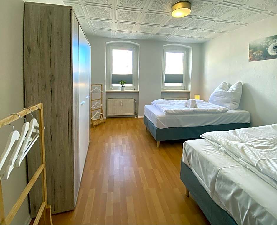 Gemütliche Unterkünfte für längeren Aufenthalt und Monteure inkl Balkon, Waschmaschine, WiFi, Küche und Parkplatz