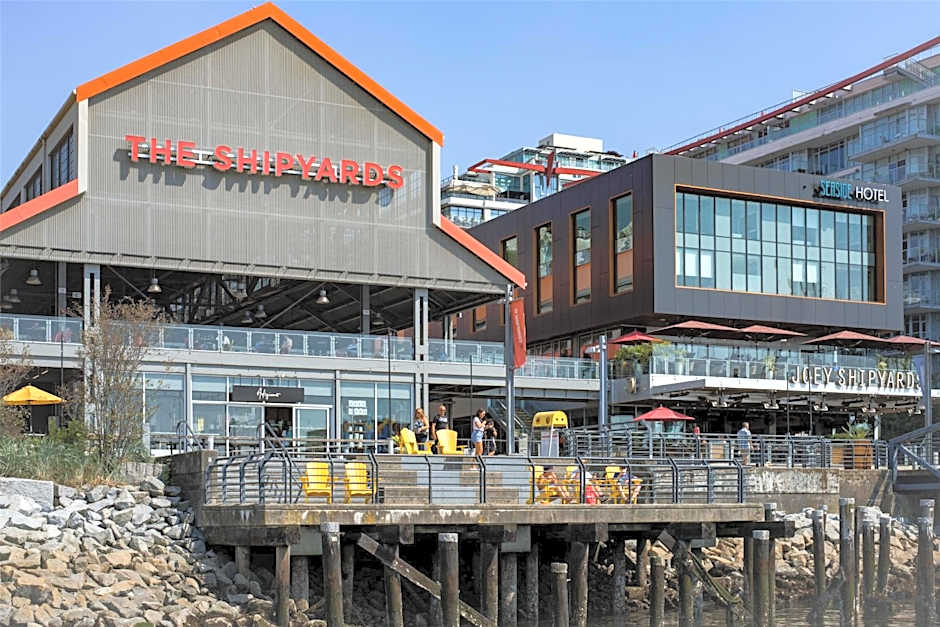 Coast Lonsdale Quay Hotel