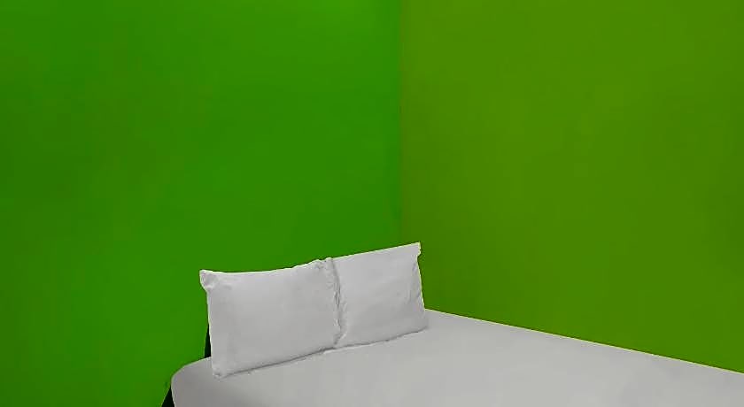 Hotel O Penginapan Pak DheNearMall Nagoya Hill