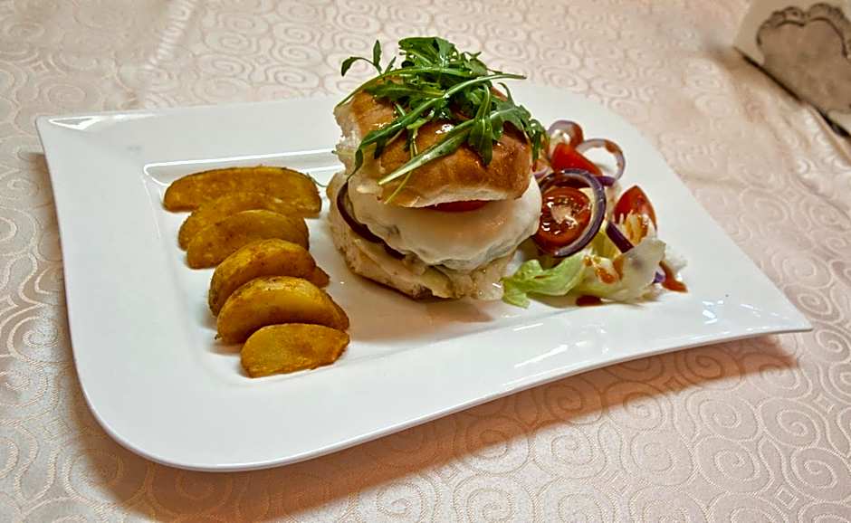 Casa Iris-Hotel & Restaurant