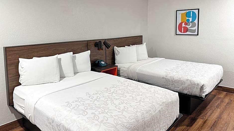 Motel 6 Galveston, TX Seawall