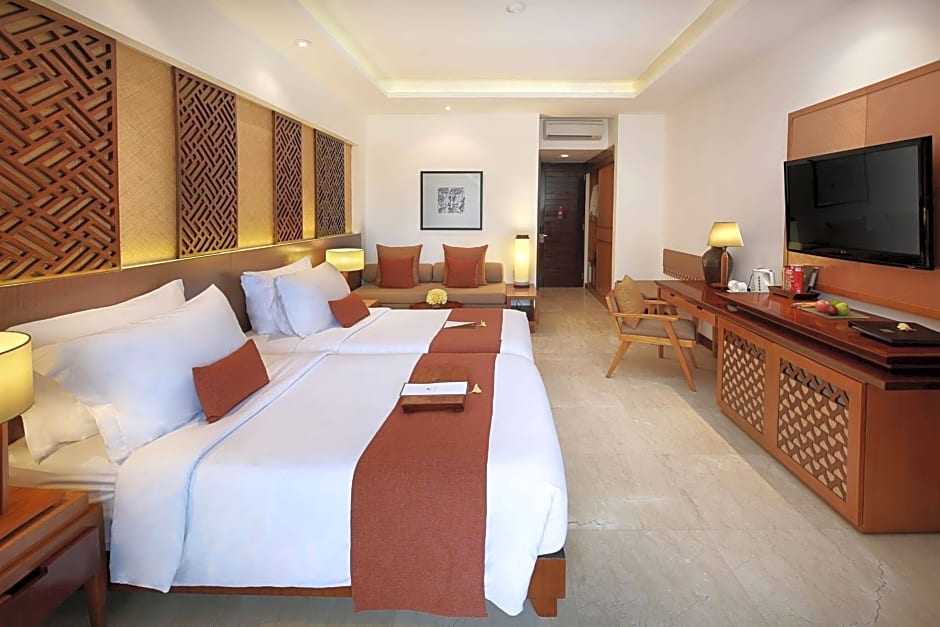 Photo 1 of 7 of Deluxe Room Twin Bed with Daily Cocktails 