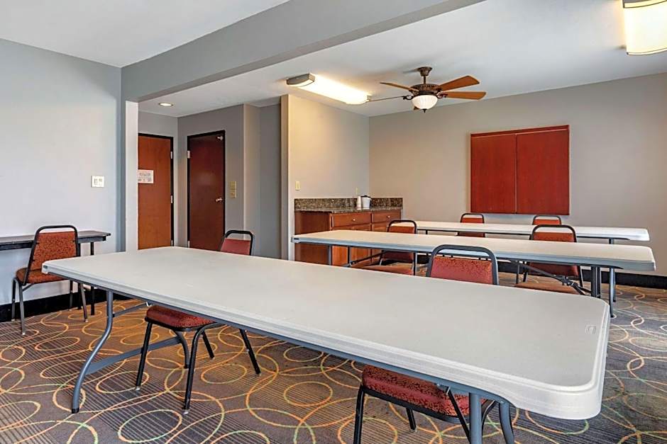 Comfort Inn & Suites Mansfield