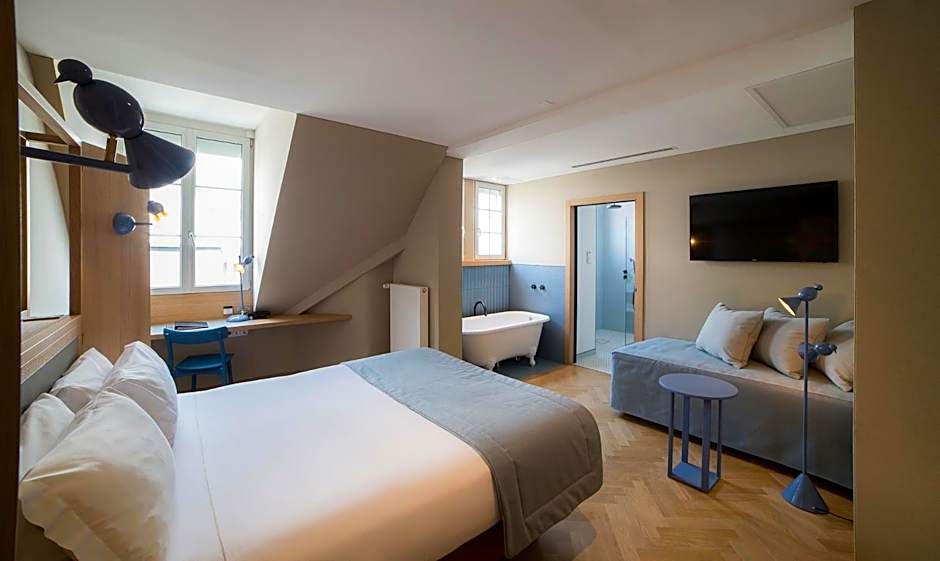 HANNONG Hotel & Wine Bar