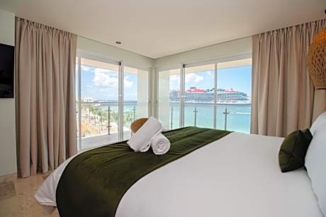 King Suite with Sea View