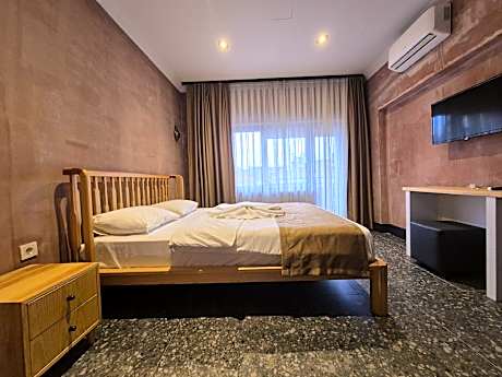 Economic Double Room with Shared Bathroom