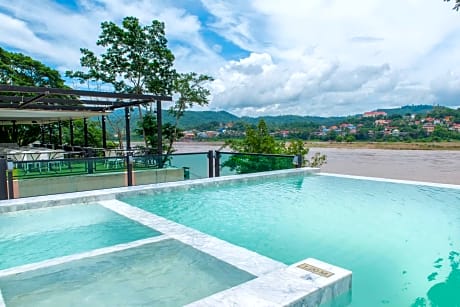 Chiangkhong Teak Garden Riverfront Onsen