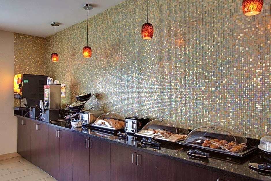 La Quinta Inn & Suites by Wyndham Verona
