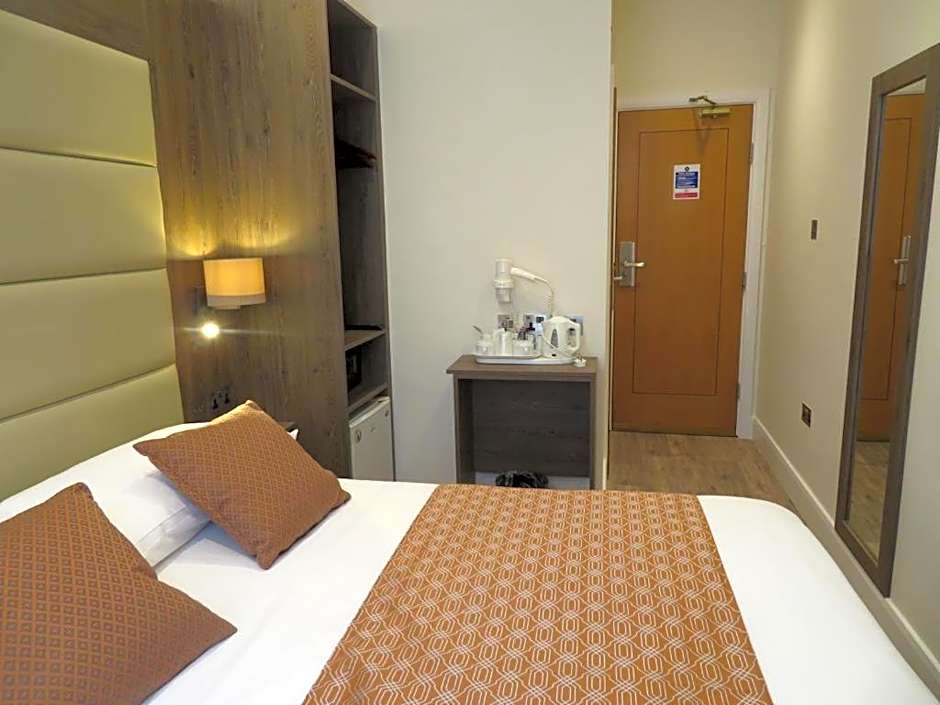 Glendale Hyde Park Hotel