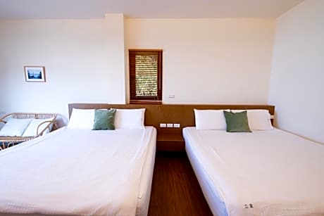 Quadruple Room with Terrace