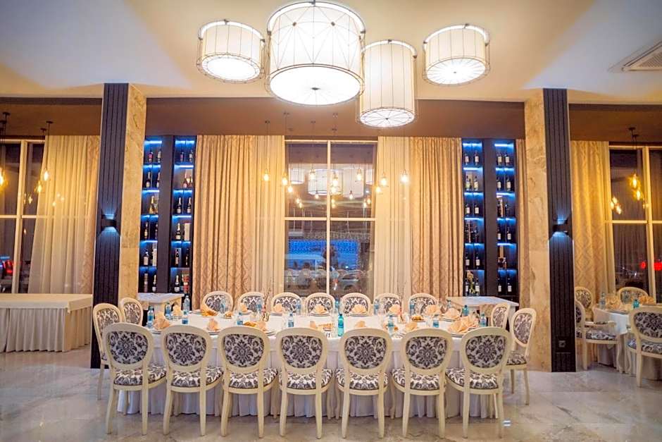 Manhattan Hotel & Restaurant