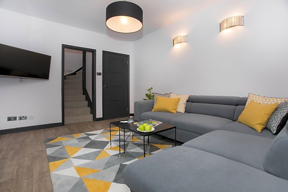 Locksbrook Lodge - Hot Tub - Spacious Outdoor Space