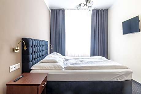 One-Bedroom Premier Apartment