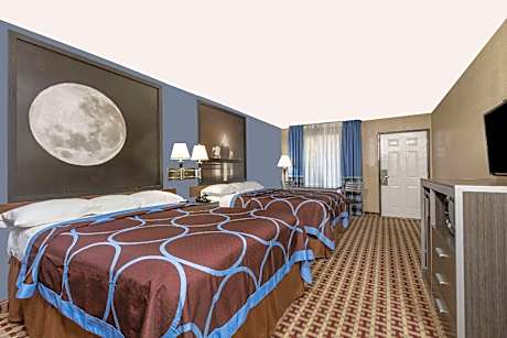 Queen Room with Two Queen Beds - First Floor/Pet Friendly - Non-Smoking