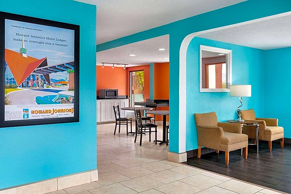 Howard Johnson by Wyndham Chattanooga Lookout Mountain I-24