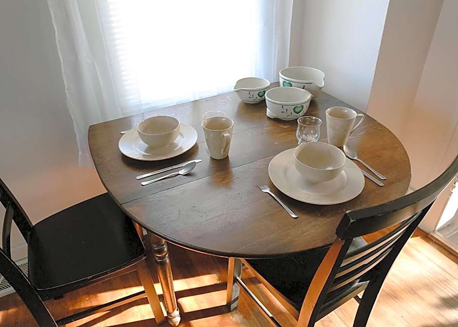 East Side Motel & Cabins