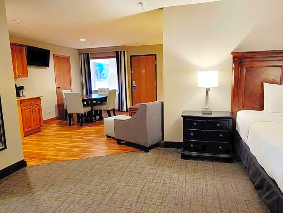 Best Western Plus Dubuque Hotel And Conference Center
