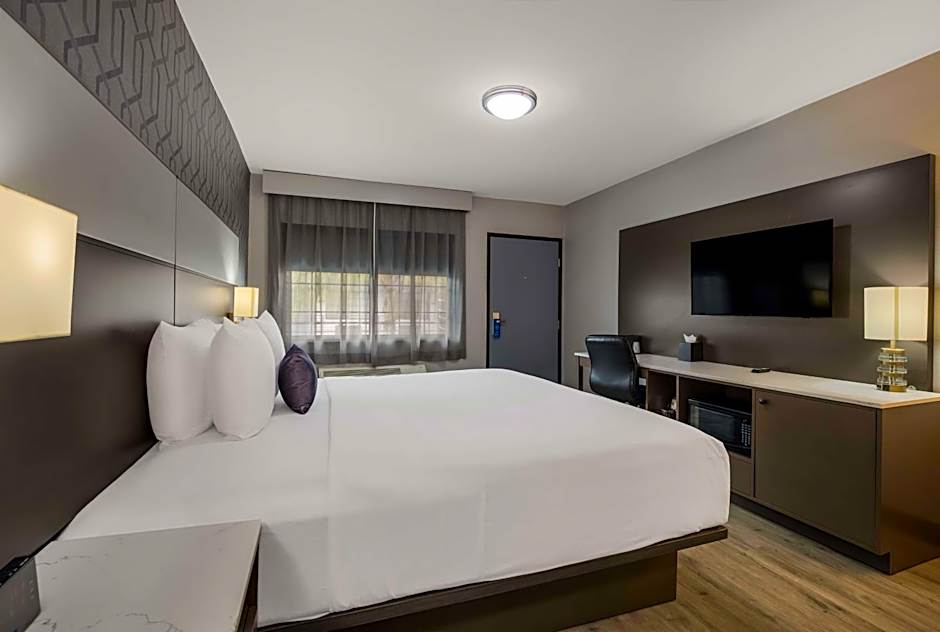 Sunset West Hotel SureStay Collection By Best Western