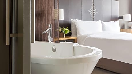 Andaz Junior Suite