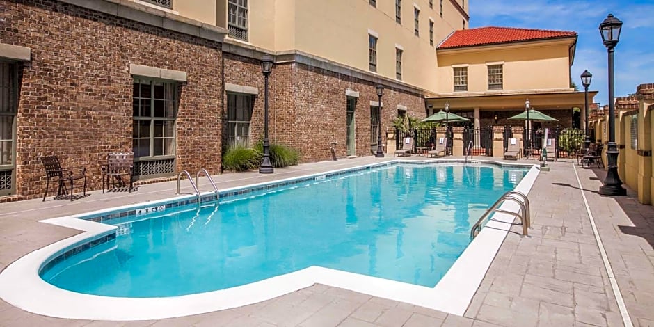 Hampton Inn By Hilton And Suites Savannah Historic District