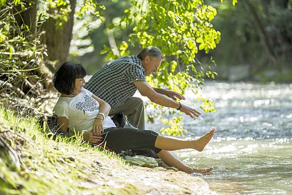 Hotel Locker & Legere